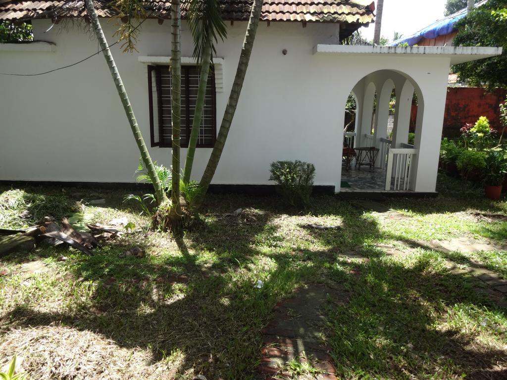 Hill View Beach Resort Varkala Kültér fotó